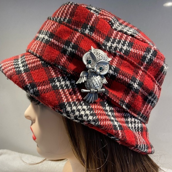 Vintage Pewter JJ Owl Brooch Pin Green Eye Rhinestones - Picture 5 of 13